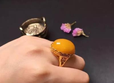 如何用蜜蜡原石diy打造蜜蜡戒指？,蜜蜡网